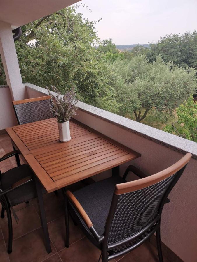 Apartment Zita With 1 Bedroom In Relaxing Surroundings Near Umag Umago Exterior foto
